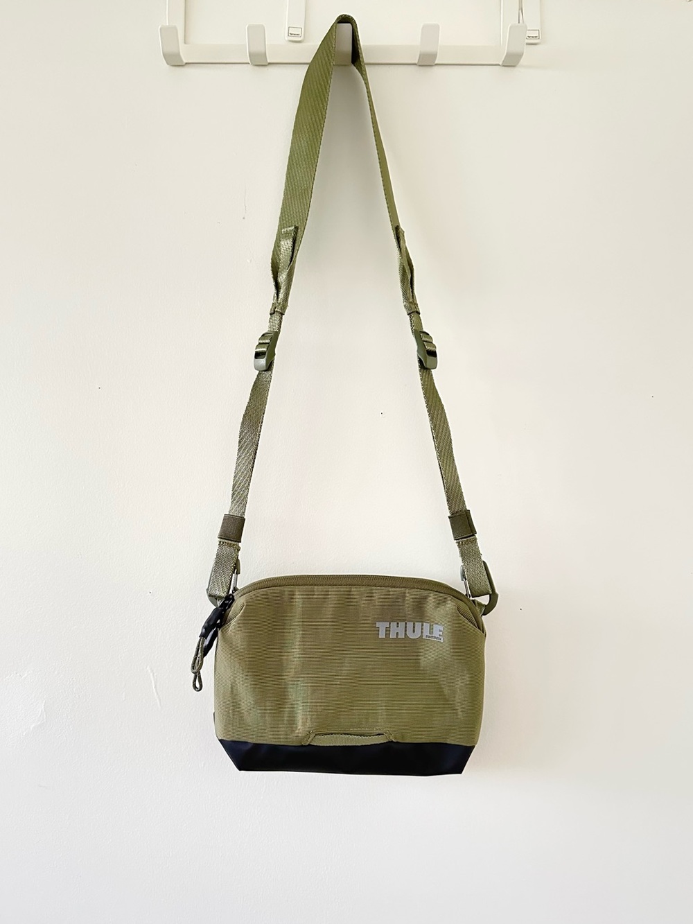 Thule Paramount Crossbody Bag